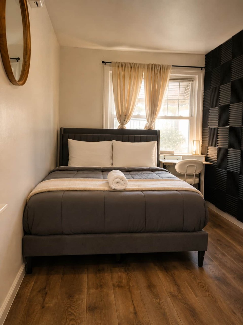 Modern Cozy Bedroom 2-B — photo 1